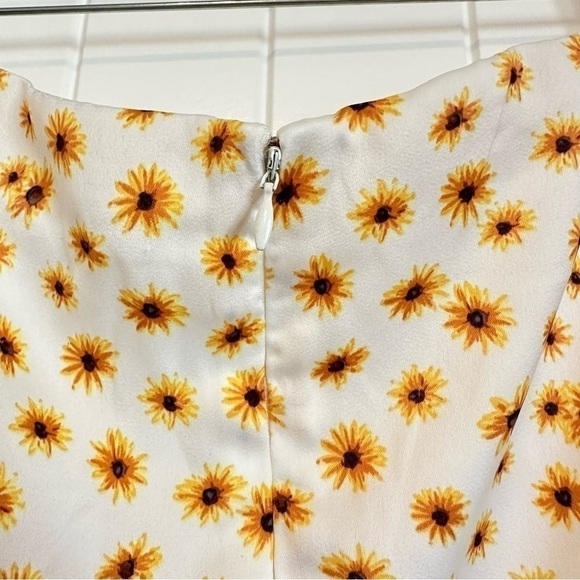 NWT WeWoreWhat mini slip skirt in daisy print women L - super cute, very 90s! - Picture 4 of 10